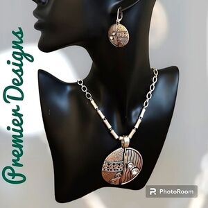 PREMIER DESIGNS New Seasons Reversible Abstract Circle Pendant Jewelry Set